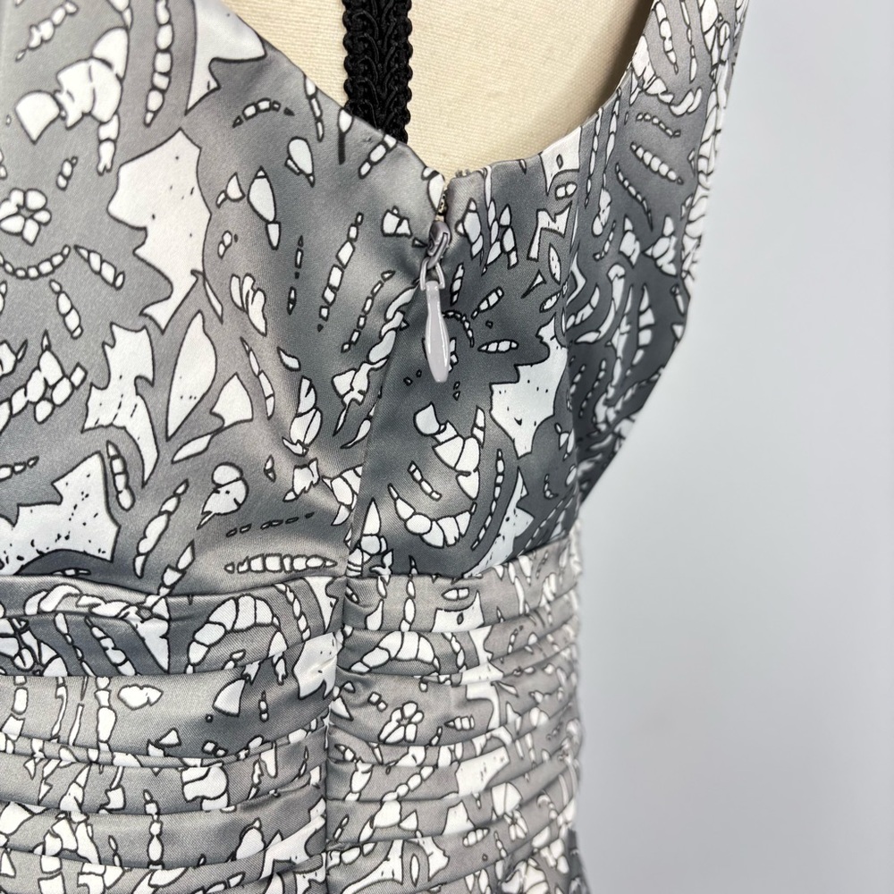 The Limited Y2K Babydoll Sleeveless Grecian‎ Silver Grey Satin V-neck Top - Picture 4 of 15